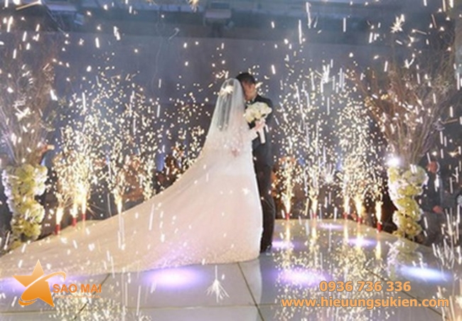 sử dụng pháo điện an toàn cho đám cưới